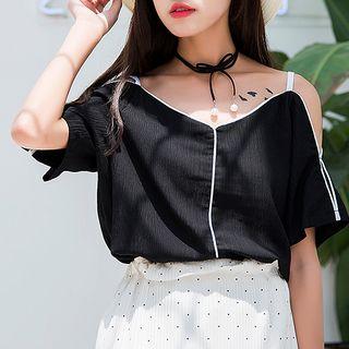 Short-sleeve Cutout Piped Top