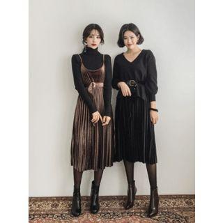 Set: V-neck Balloon-sleeve Knit Top + Sleeveless Pleated Velvet Dress