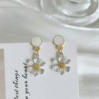 Floral Drop Earring One Pair - White Flower Pendant Earring - One Size