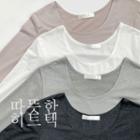 Scoop-neck Heat Tech T-shirt