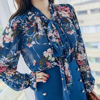 Set: Long-sleeve Floral Print Blouse + Mini Fitted Skirt