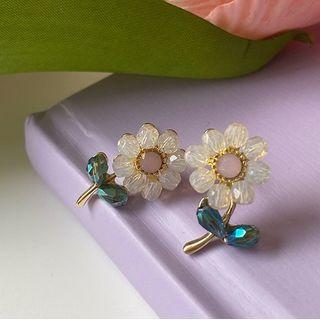 Flower Rhinestone Earring 1 Pair - Gold & Green & White - One Size