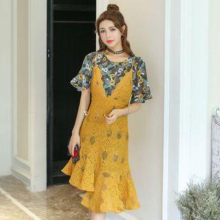 Set: Floral Print Short Sleeve T-shirt Dress + Lace Spaghetti Strap Dress