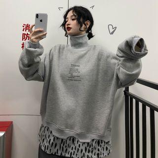 Dotted Panel Lettering Sweatshirt