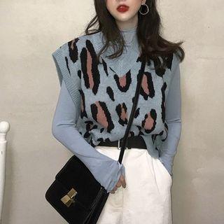Leopard Print V-neck Knit Vest / Long-sleeve Mock-neck Top