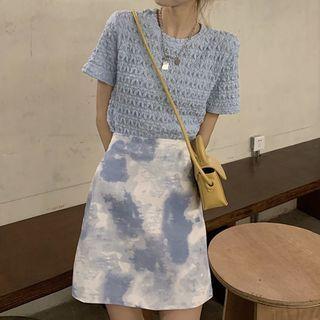 Short-sleeve Plain Top / Tie-dye Print Mini A-line Skirt