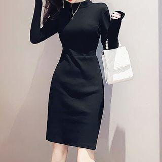 Long-sleeve Cutout Back Knit Dress