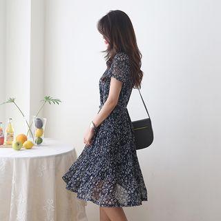 Pleated-hem Pattern Dress With Belt