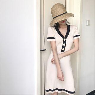 Contrast Trim V-neck Short-sleeve A-line Knit Dress