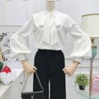 Tie-neckline Bubble-sleeved Blouse