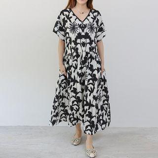 Short-sleeve Flower Print Midi Shift Dress Black - One Size