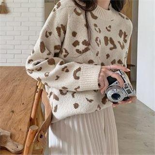 Crewneck Leopard Print Sweater