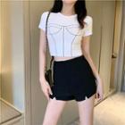 Print Short-sleeve Cropped T-shirt / High-waist Hot Pants
