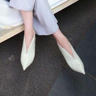 Pointy-toe Kitten-heel Shoes