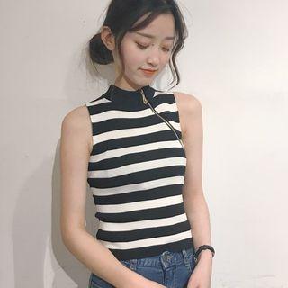 Zip Sleeveless Mock-neck Knit Top