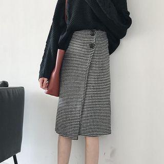 V-neck Sweater / Midi A-line Houndstooth Skirt