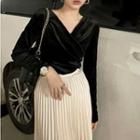 Long-sleeve V-neck Velvet Slim-fit Top Black - One Size