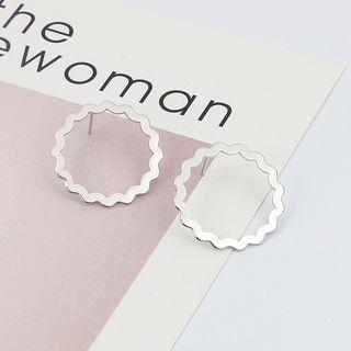 Scallop Trim Hoop Earring