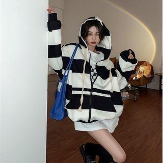 Two-tone Striped Oversized Hooded Jacket / Printed Oversized Tee