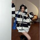 Two-tone Striped Oversized Hooded Jacket / Printed Oversized Tee