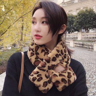 Leopard Patterned Furry Scarf