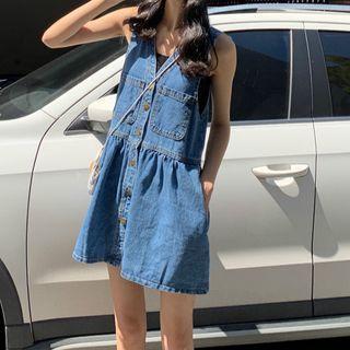 Sleeveless Buttoned A-line Denim Dress