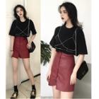 Crew-neck Short-sleeve T-shirt / Faux-leather A-line Skirt