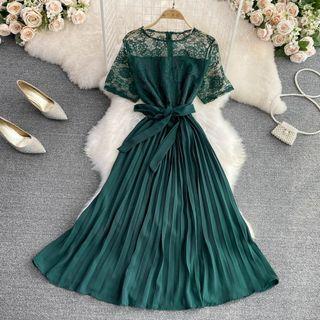 Lace Panel Pleated A-line Maxi Dress