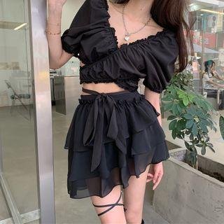 Short-sleeve Cropped Blouse / Tiered Mini Skirt