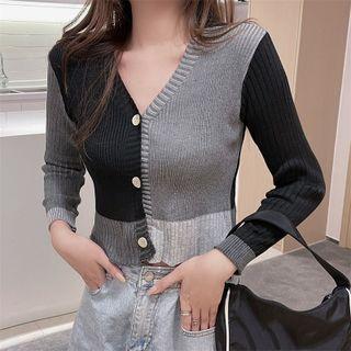 V-neck Color Panel Long-sleeve Cropped Knit Top Gray & Black - One Size
