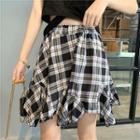 Plain Short-sleeve Cropped T-shirt / Plaid Mini A-line Skirt / Set