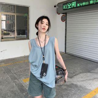Tank Top / Corduroy Shorts