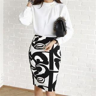 Slit-back Patterned H-line Skirt