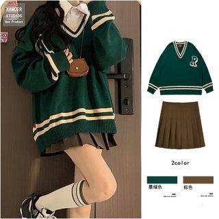 V-neck Lettering Sweater / Pleated Mini A-line Skirt