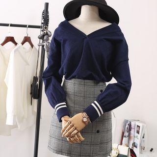 Cold-shoulder Contrast-trim Long-sleeve Knit Top