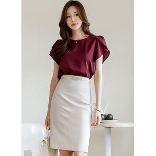 Petal-sleeve Round-neck Blouse