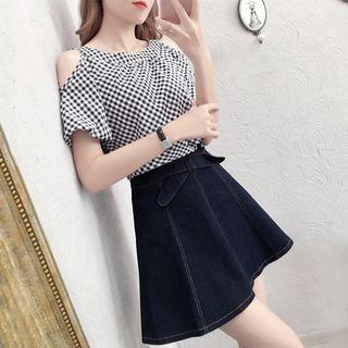Set: Plaid Cut Out Shoulder Short Sleeve T-shirt + Flared Skirt