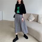 Elbow-sleeve Printed T-shirt / Pleated Skirt