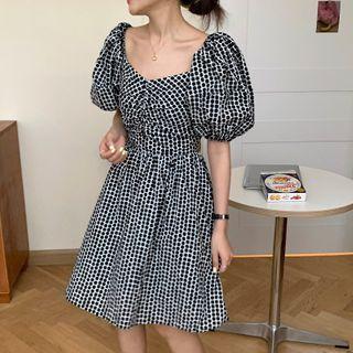 Patterned Short-sleeve A-line Dress Dot - Black - One Size