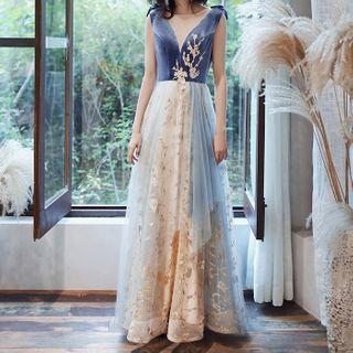 Sleeveless Mesh Panel Applique A-line Evening Gown