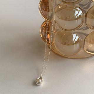 Pearly Pendant Silver Necklace