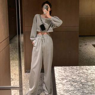 Round Neck Cropped Pullover / Drawstring Waist Straight-cut Jeans