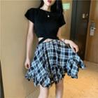 Short-sleeve Cropped T-shirt / Plaid A-line Skirt
