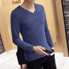 Patterned V-neck Long Sleeve T-shirt