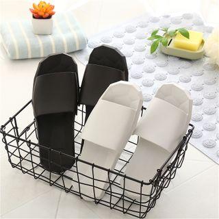 Plain Bench Sandals