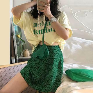 Elbow-sleeve Lettering Print T-shirt / Leopard Print Mini A-line Skirt