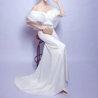 Off-shoulder Trained Wedding Dress