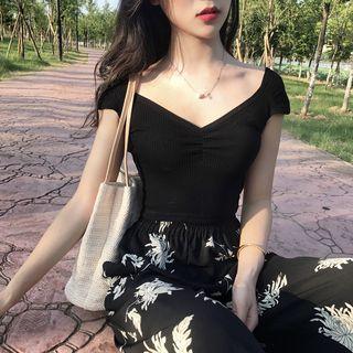 Cap-sleeve V-neck Crop T-shirt