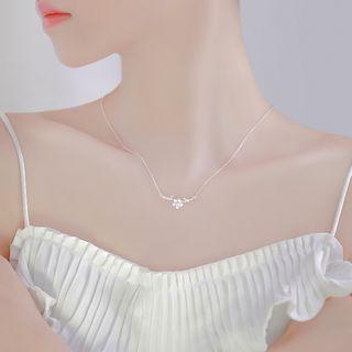 Flower Necklace Silver - One Size