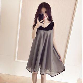Sleeveless Two-tone Shift Dress / Undershorts